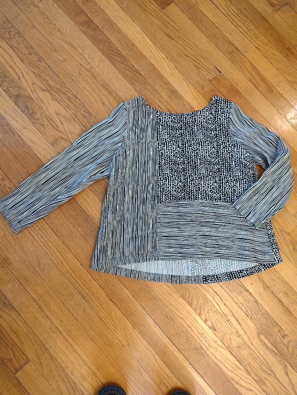 Habitat Women's XS Black White Geometric Striped Top